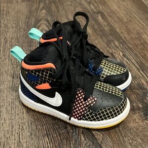 Nike Kids' Black and Orange Sneakers US - 6C